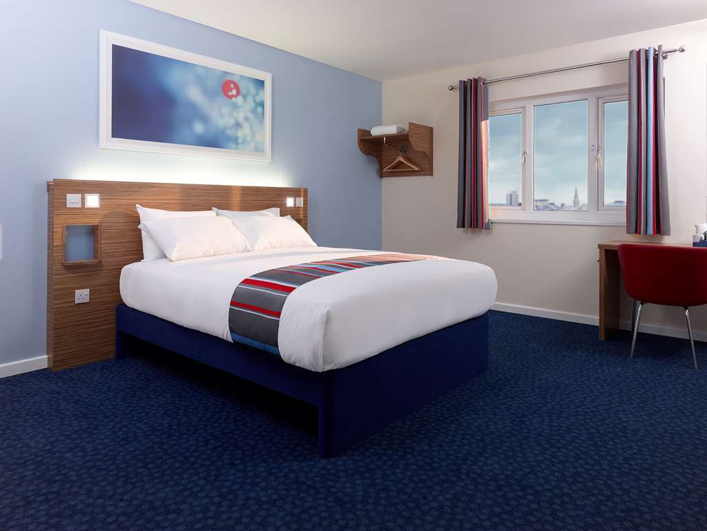Travelodge Уиднес Номер фото