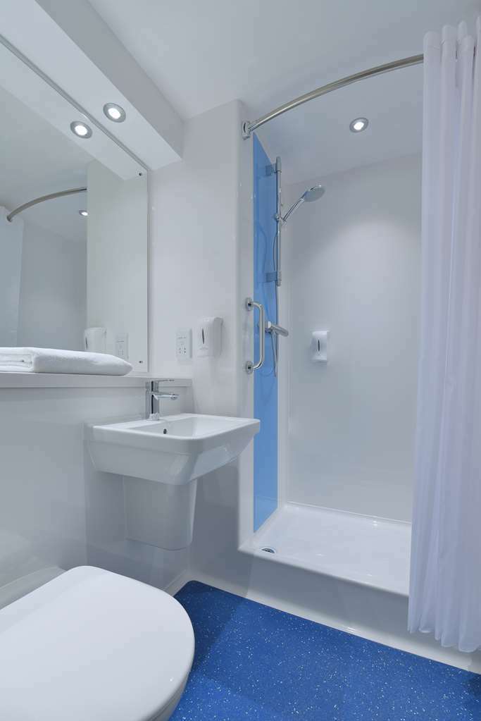 Travelodge Уиднес Номер фото