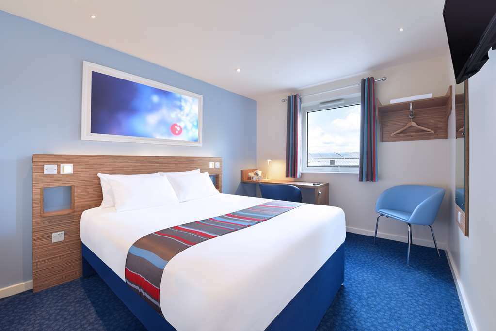 Travelodge Уиднес Номер фото