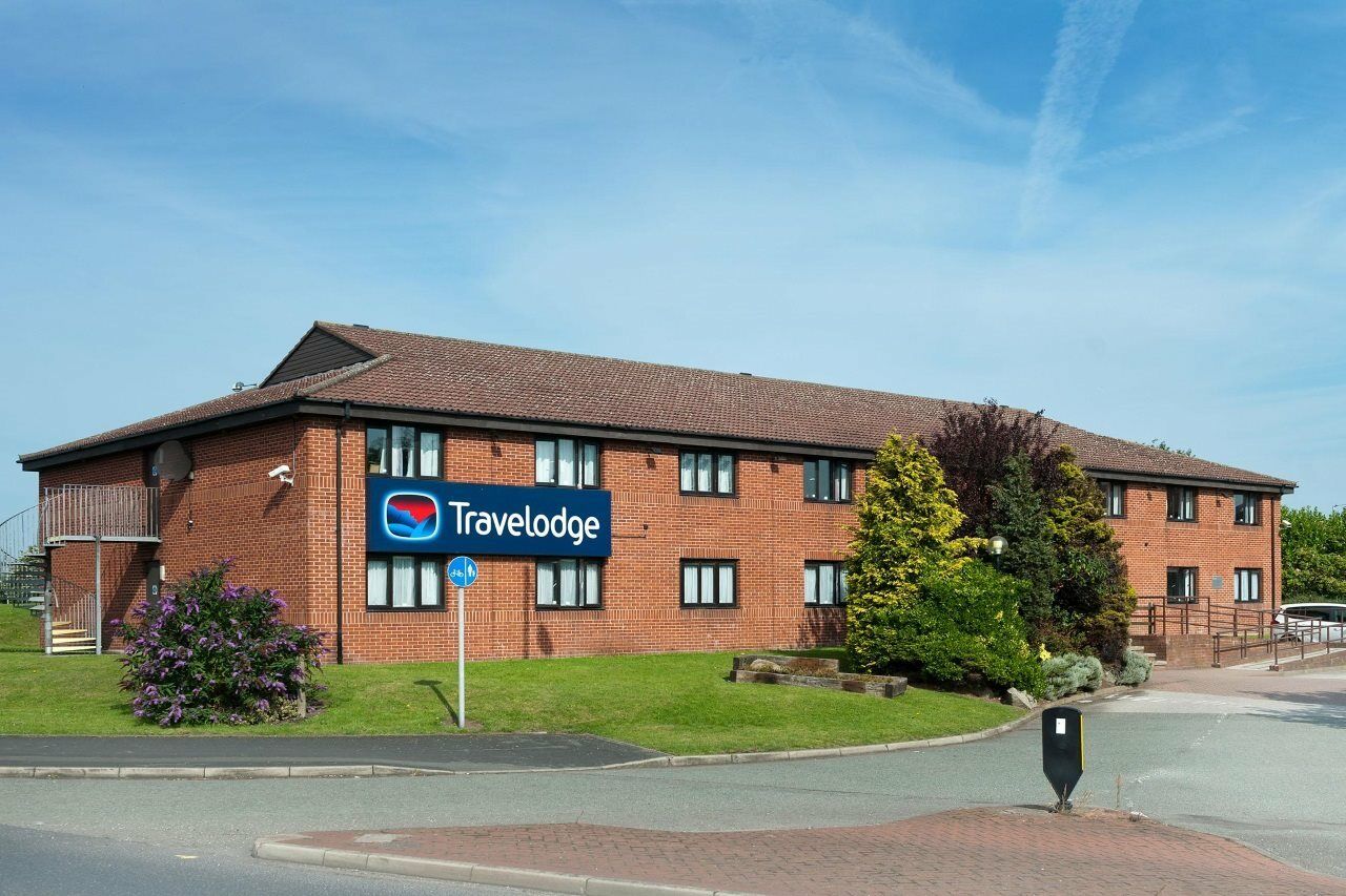 Travelodge Уиднес Экстерьер фото